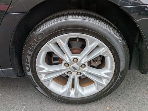 Used 2013 Ford Taurus SEL image 10