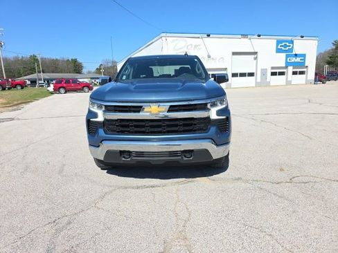 Used 2024 Chevrolet Silverado 1500 LT AWD/4WD image 3