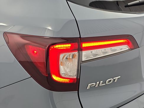 Certified 2022 Honda Pilot Sport image 32