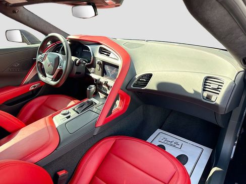 Used 2015 Chevrolet Corvette Z06 w/ 3LZ Preferred Equipment Group RWD image 28