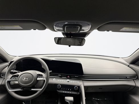 Used 2024 Hyundai Elantra SEL image 14