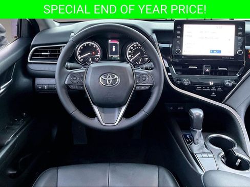 Used 2022 Toyota Camry SE image 8