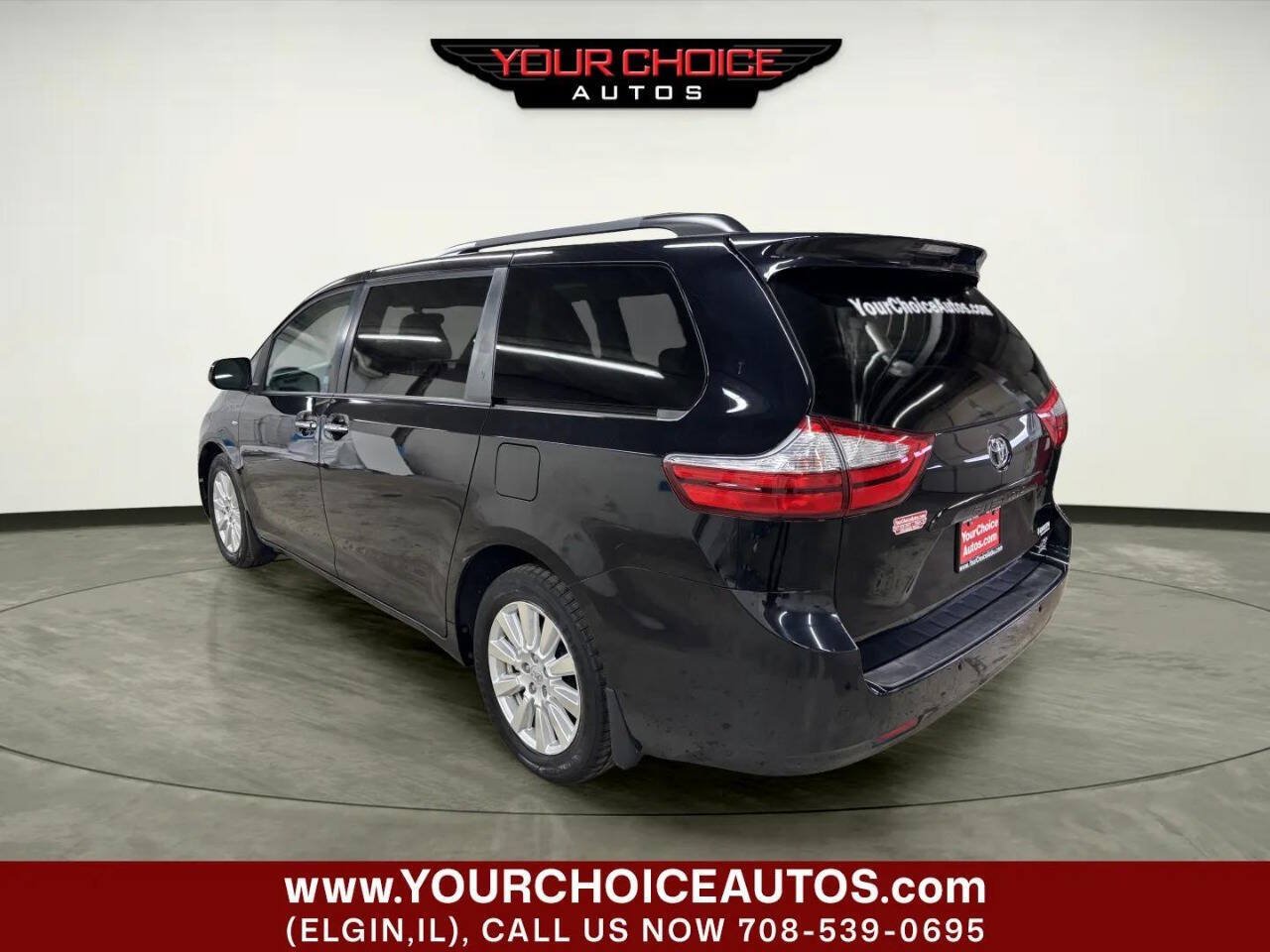 Used 2017 Toyota Sienna XLE Premium AWD/4WD image 3