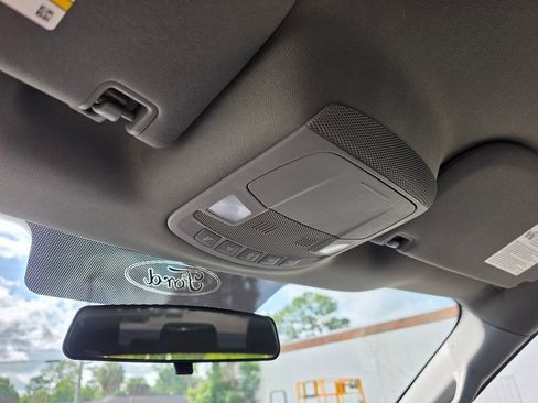 Used 2018 Ford F150 XLT AWD/4WD image 5