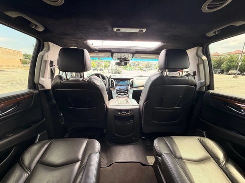 Used 2020 Cadillac Escalade ESV Luxury AWD/4WD image 21