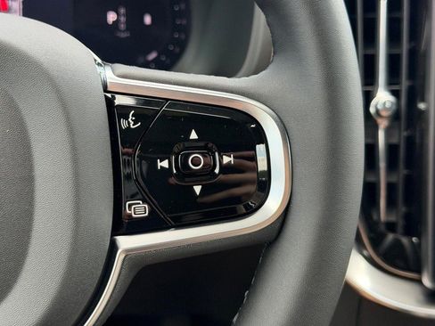 New 2026 Volvo XC90 B6 Plus w/ Protection Package Premier AWD/4WD image 11