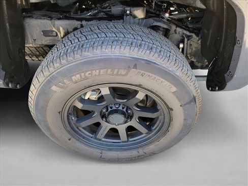 Used 2025 Toyota Tacoma TRD Sport AWD/4WD image 11