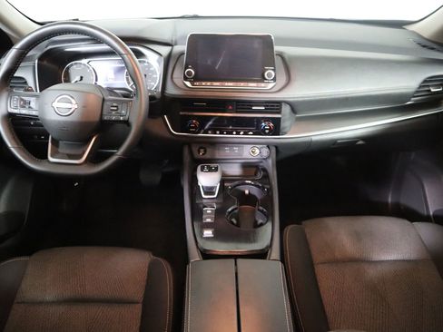 Used 2025 Nissan Rogue SV image 39