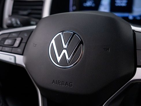 Used 2023 Volkswagen Atlas Cross Sport SEL Premium R-Line image 25