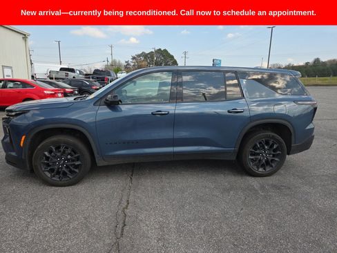 Used 2024 Chevrolet Traverse LS w/ Midnight/Sport Edition AWD/4WD image 3