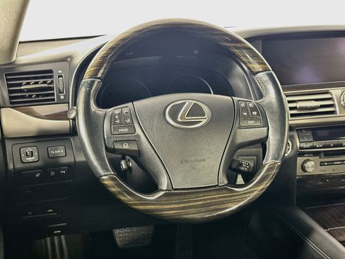 Used 2014 Lexus LS 460 w/ Comfort Package RWD image 18