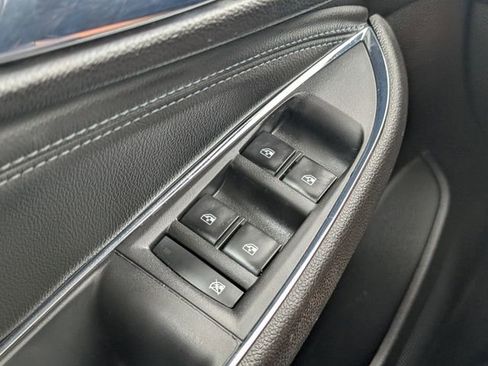 Used 2018 Chevrolet Cruze Premier image 27