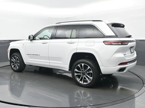 Used 2022 Jeep Grand Cherokee Overland image 3
