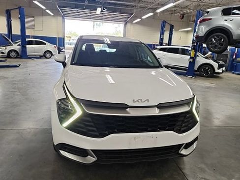 Certified 2025 Kia Sportage LX FWD image 6