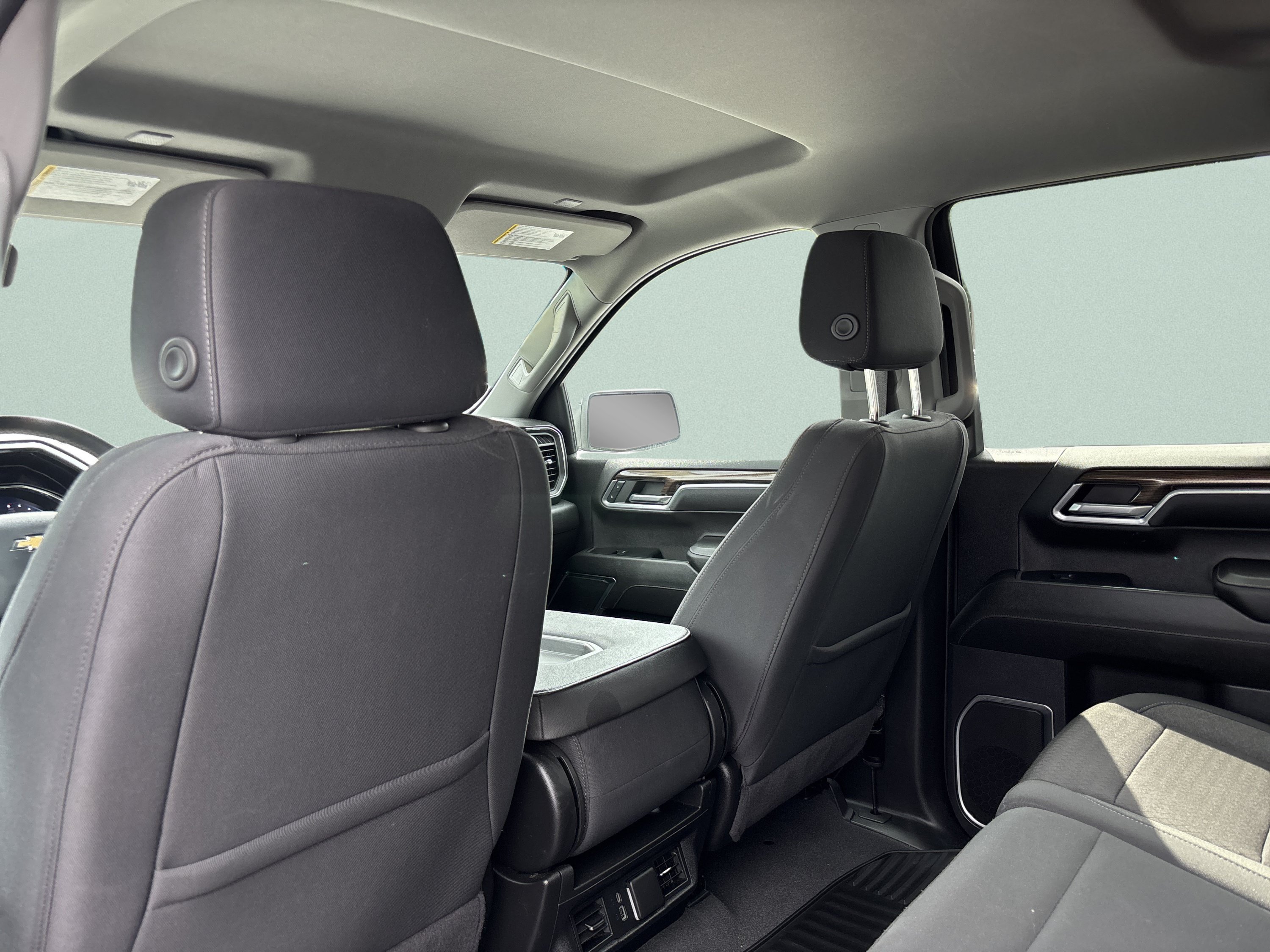 Used 2024 Chevrolet Silverado 1500 LT AWD/4WD image 18