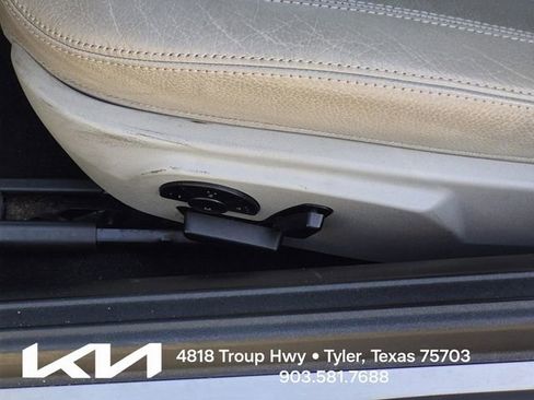 Used 2010 Mercedes-Benz SLK 300 image 19