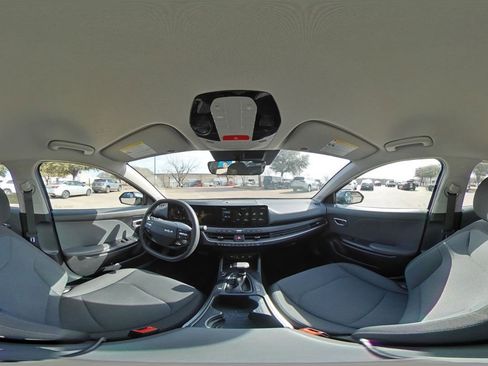 Used 2025 Kia K4 LXS image 43