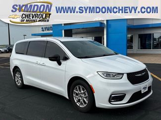 Used 2024 Chrysler Pacifica Touring-L FWD video 1