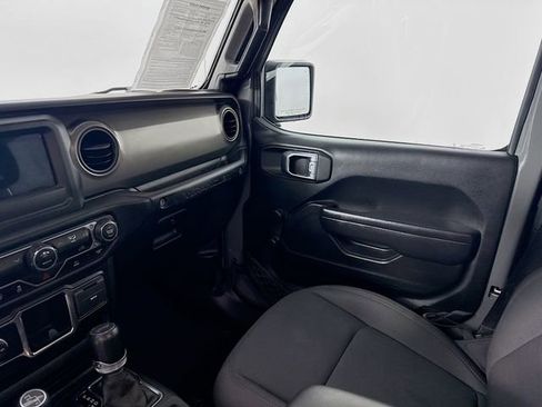 Used 2022 Jeep Wrangler Sport AWD/4WD image 19