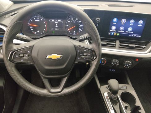 Used 2024 Chevrolet Trax LS FWD image 22