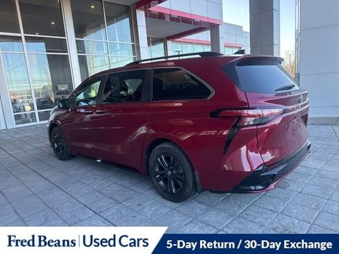 Used 2024 Toyota Sienna XSE w/ XSE Plus Package image 10