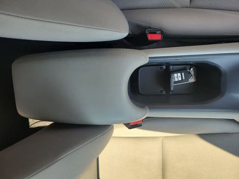 Used 2018 Honda HR-V EX image 16