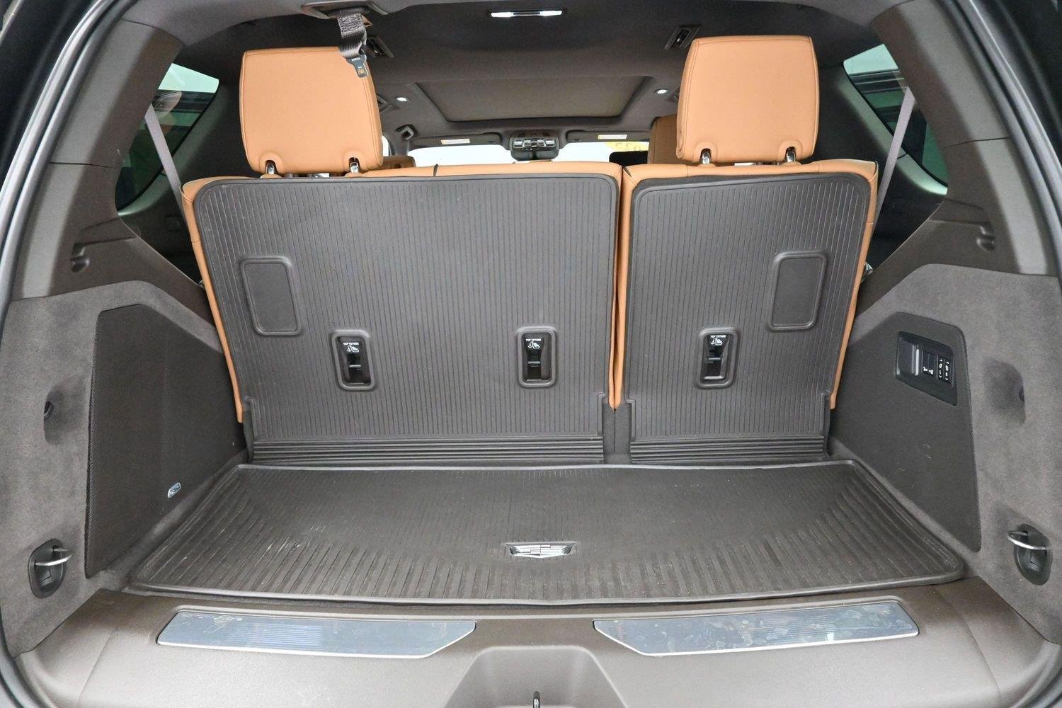 Certified 2025 Cadillac Escalade Premium Luxury AWD/4WD image 9