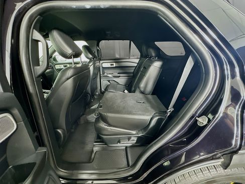 Used 2020 Ford Explorer Limited image 28