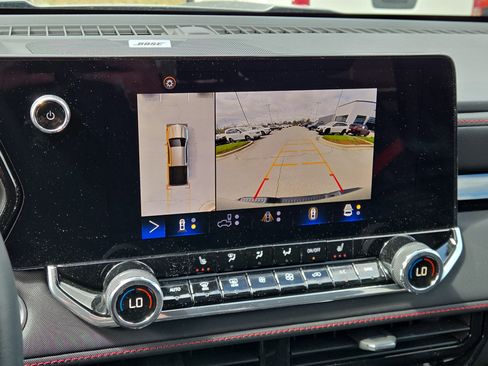 Used 2024 Chevrolet Colorado Z71 w/ Z71 Convenience Package 2 image 23