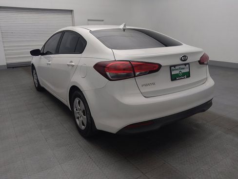 Used 2017 Kia Forte LX FWD image 5