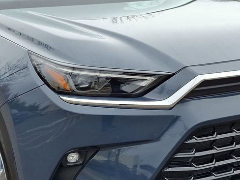 Used 2024 Toyota Grand Highlander Platinum image 9