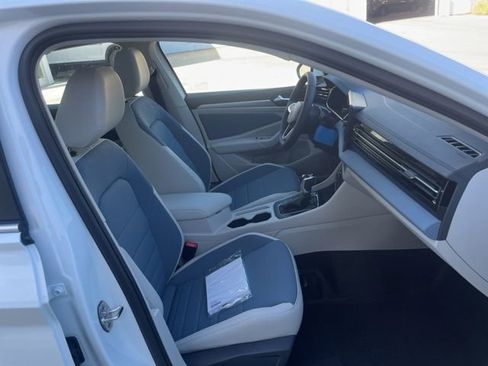 New 2026 Volkswagen Jetta SE FWD image 28