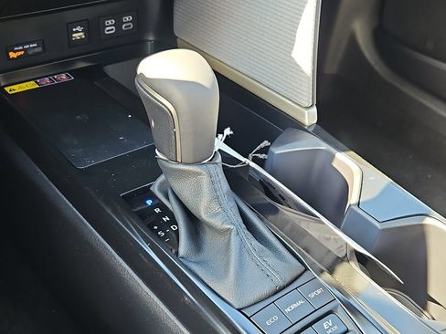 New 2026 Toyota Camry Hybrid AWD/4WD image 17