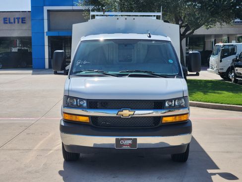 New 2025 Chevrolet Express 3500 w/ Power Convenience Package image 9