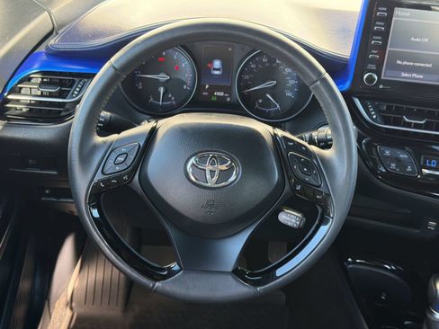 Certified 2021 Toyota C-HR XLE FWD image 17