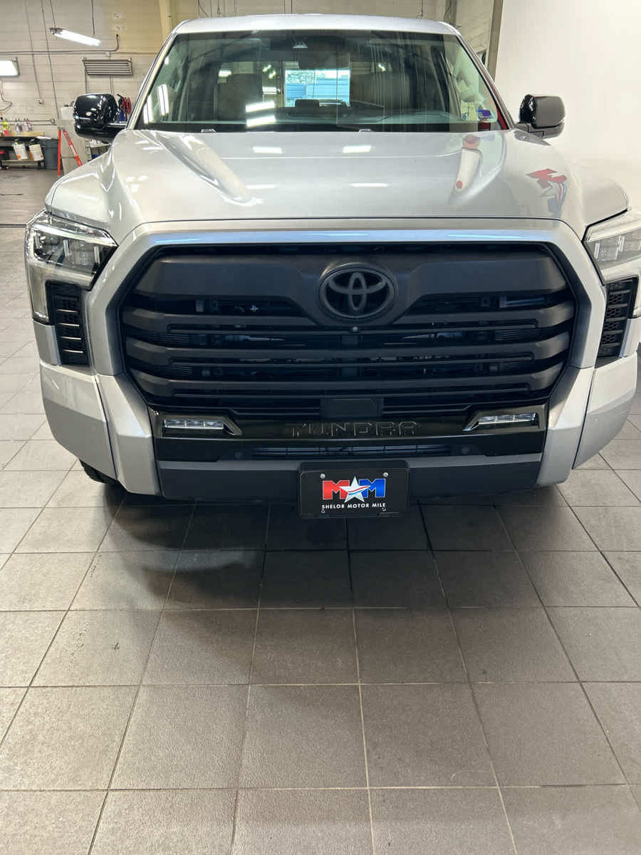 Used 2024 Toyota Tundra Limited AWD/4WD image 3