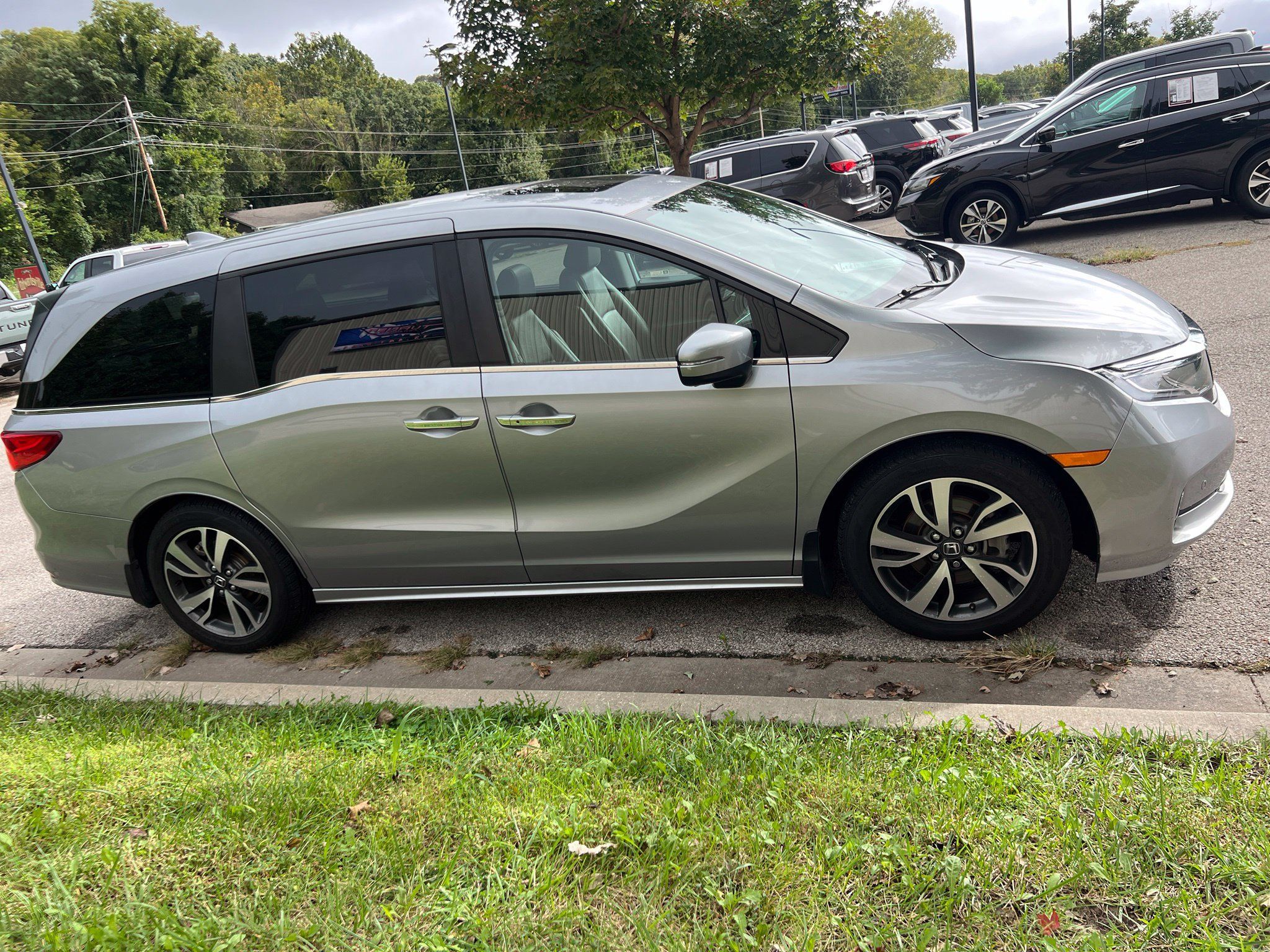 Used 2023 Honda Odyssey Touring image 4