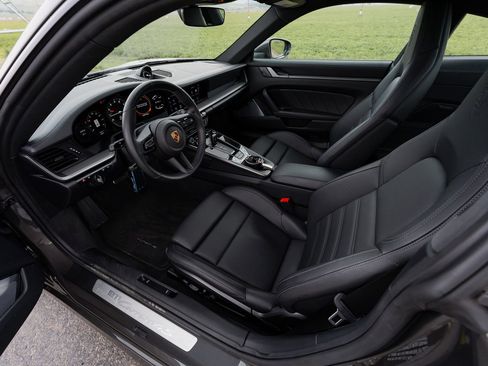 Used 2024 Porsche 911 Carrera 4S AWD/4WD image 25