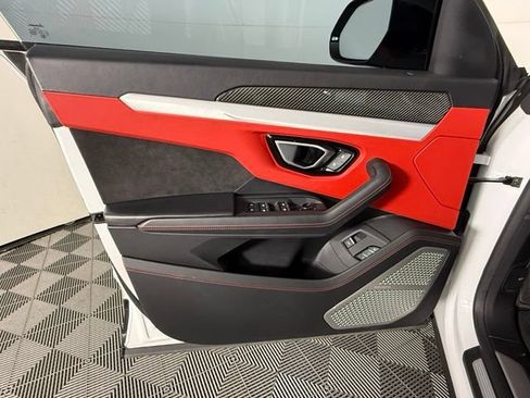Used 2023 Lamborghini Urus S AWD/4WD image 20
