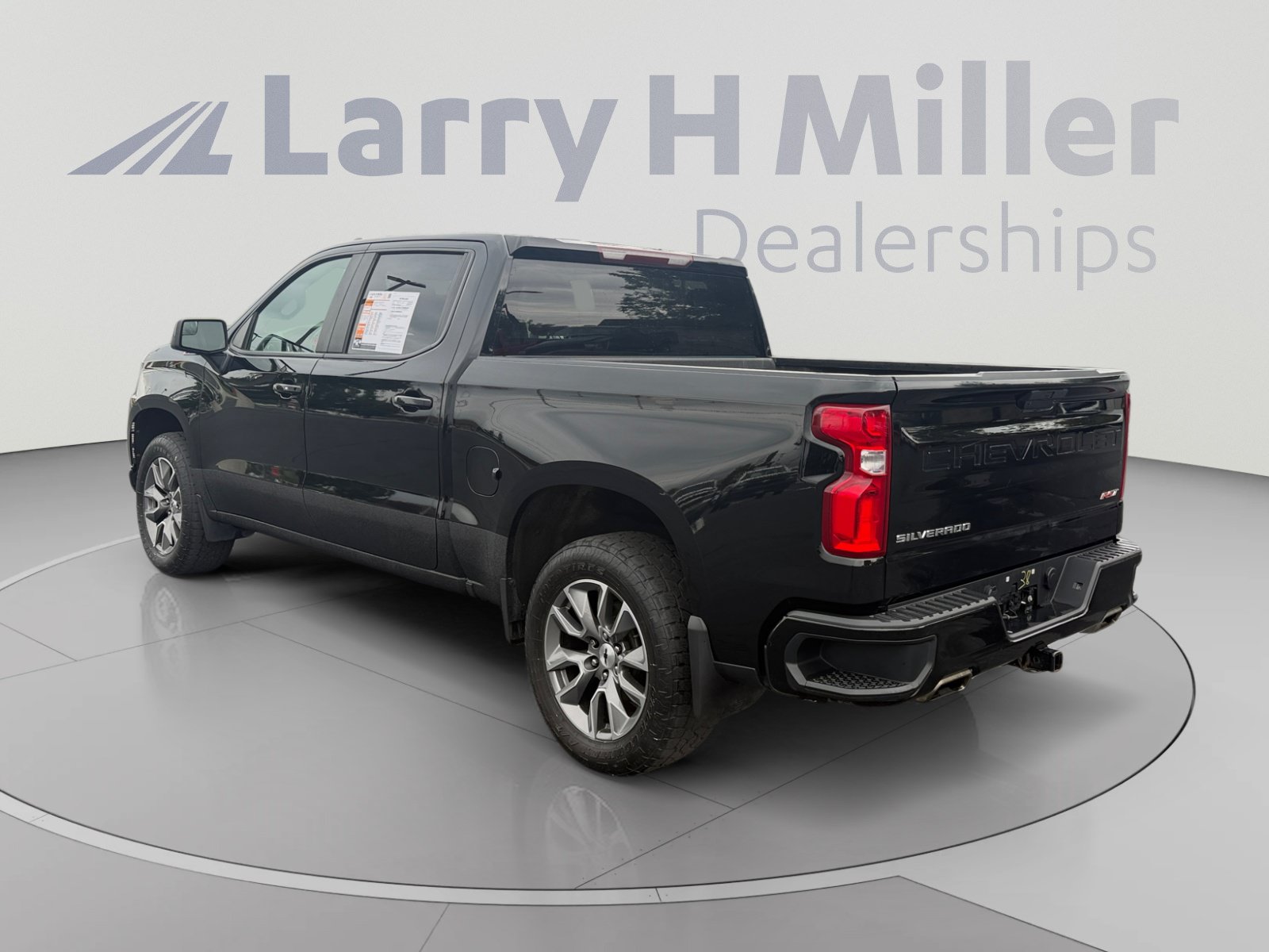 Used 2020 Chevrolet Silverado 1500 RST w/ True North Edition AWD/4WD image 3