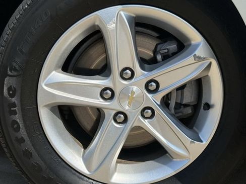 Used 2022 Chevrolet Malibu LS FWD image 9