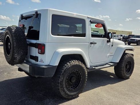 Used 2014 Jeep Wrangler Sahara AWD/4WD image 7