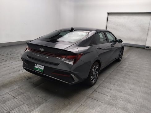 Used 2025 Hyundai Elantra Sport FWD image 9