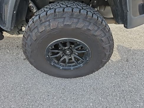 Used 2023 Jeep Gladiator Sport image 13