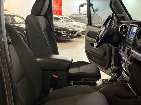 Used 2021 Jeep Wrangler Unlimited Sport image 28