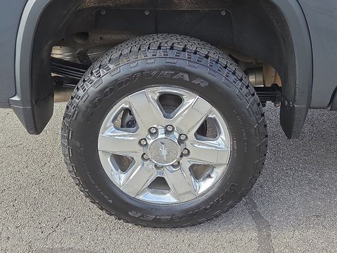 Used 2020 Chevrolet Silverado 2500 LTZ w/ LTZ Plus Package image 7