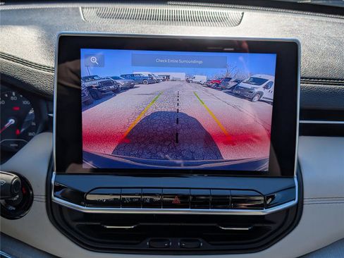 Used 2022 Jeep Compass Limited w/ Sun and Sound Group image 28