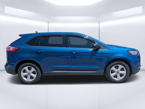Used 2020 Ford Edge SE FWD image 2