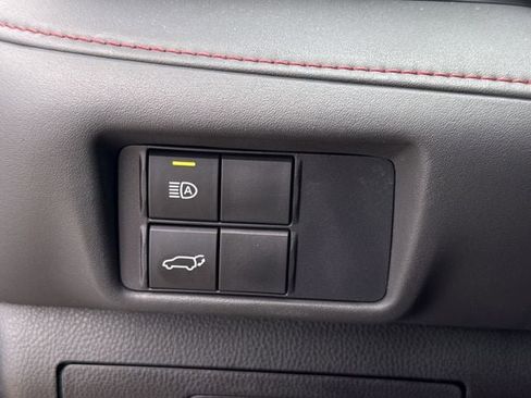 Used 2021 Toyota Highlander XSE AWD/4WD image 25