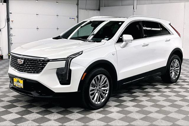 Used 2025 Cadillac XT4 Premium Luxury w/ LPO, Floor Liner Package AWD/4WD image 12